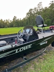 Lowe Scorpion Bass boat