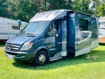 Mercedes Benz / Leisure Travel Van Unity 24MB
