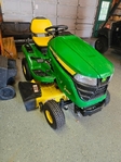 JOHN DEERE X350 Lawn Tractor 22 hours, like brand new!