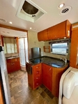 Mercedes Benz / Leisure Travel Van Unity 24MB
