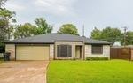 Open-concept 3BR/2BA + detached office — 1,660 SF — Nederland, TX