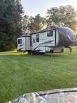 2014 Wildwood Heritage Glen 28' Fifth wheel/Gooseneck