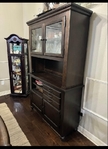 Dining table/china cabinet